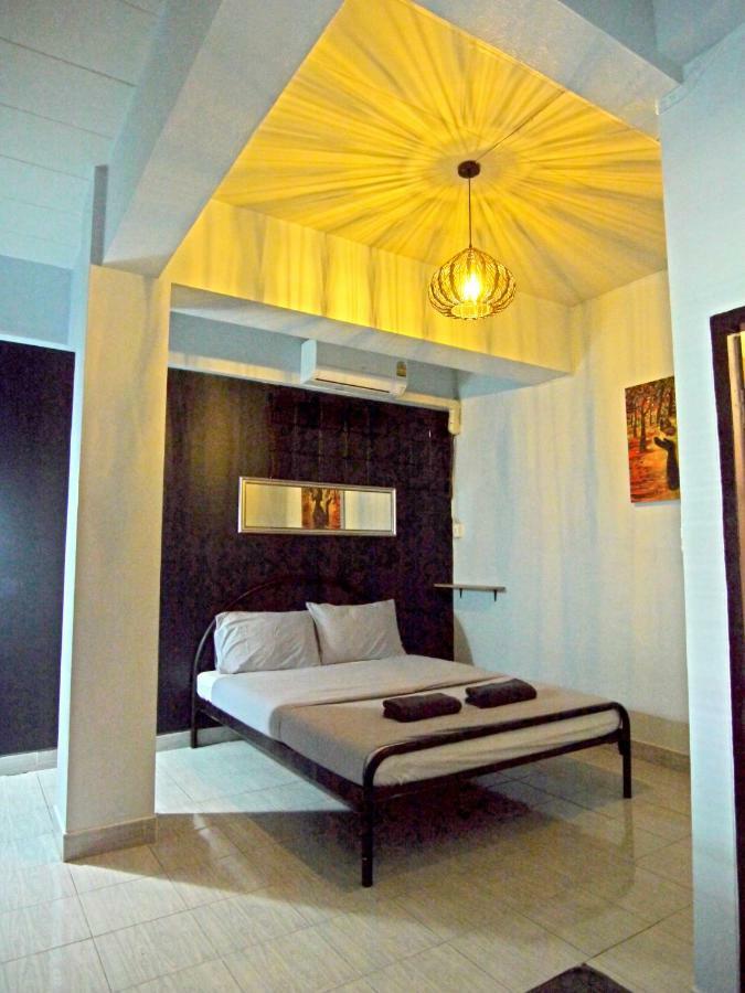 Mam'S House Khaosan Hotell Bangkok Exteriör bild